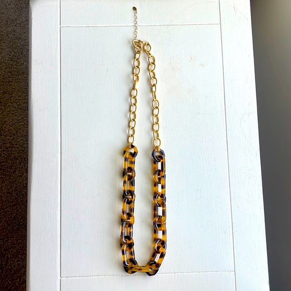 Acrylic Tortoise Necklace - Picture 1 of 2